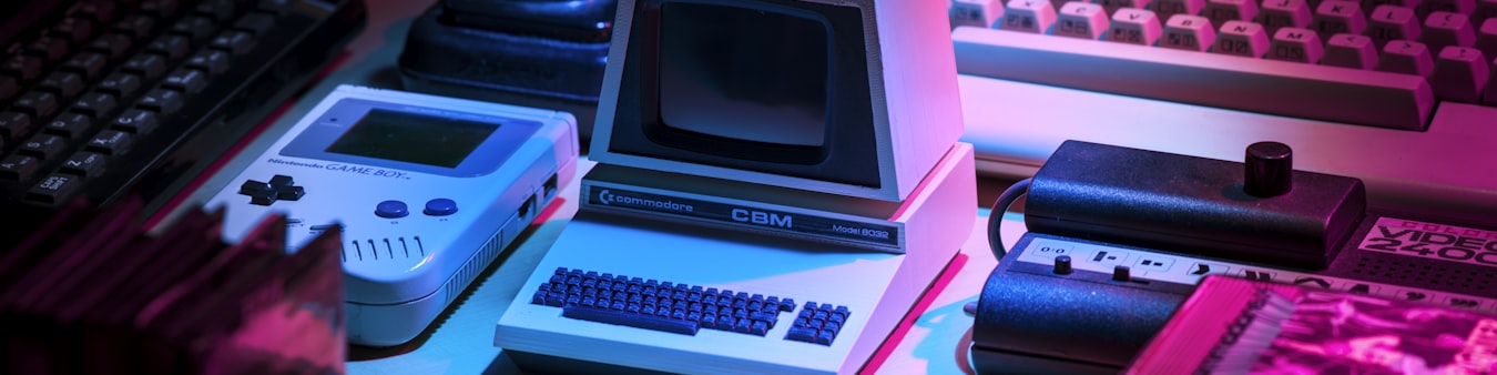 电竞比赛高光集锦视频封面 - 选手在比赛中专注操作的瞬间特写